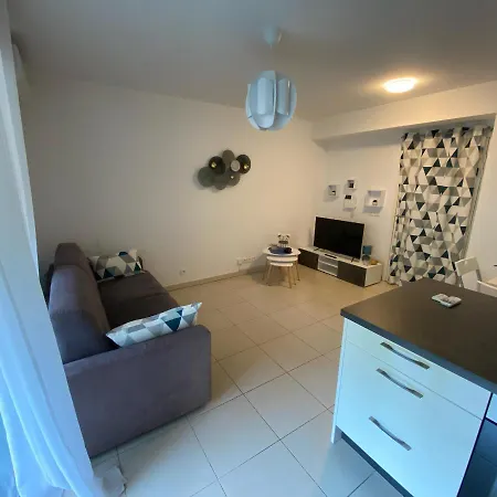 Sur Apartment *
